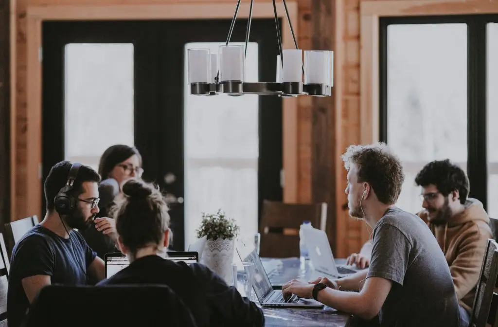 Embracing Hybrid Working: Redefining Office Spaces Post-Pandemic 1 collaborative office space hybrid office space